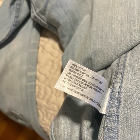 NWOT..NEVER WORN..Faded blue shirt - Picture 3 of 4